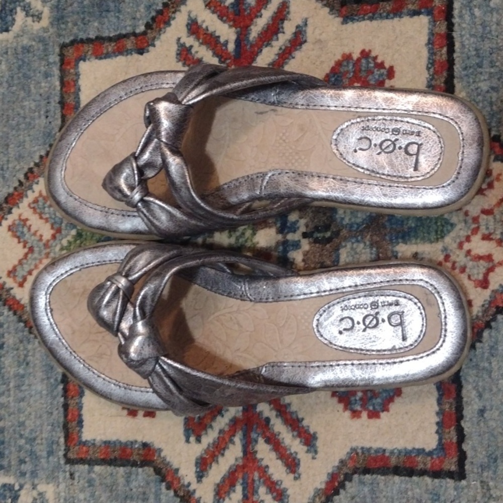 Boc B.o.c Born Concept Silver Metallic Bow Strappy Flip Flop Sandals Size 6